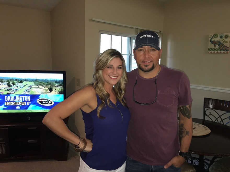 Jason Aldean Surprises Fan