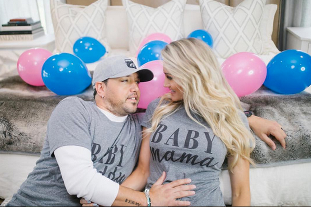 Jason Aldean and Wife Baby Announcement